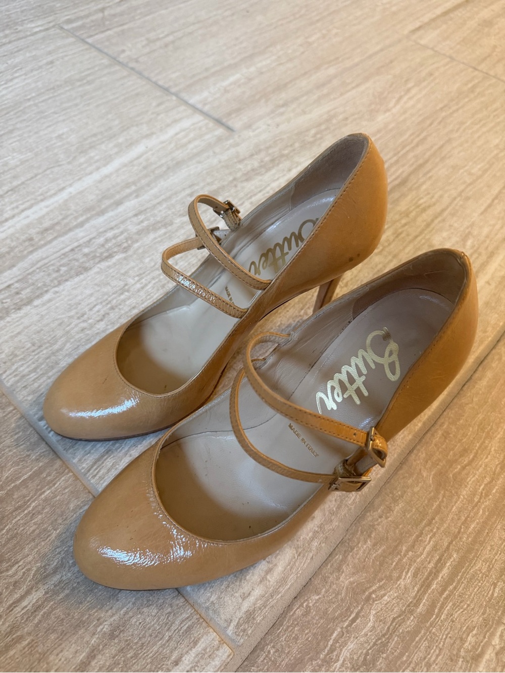Bitten by Sarah Jessica Parker Tan Patent Leather Mary Jane Pumps